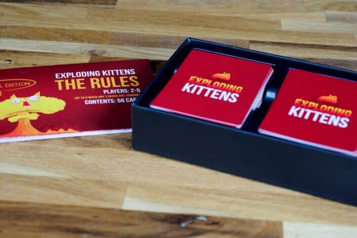 Exploding kittens card kit