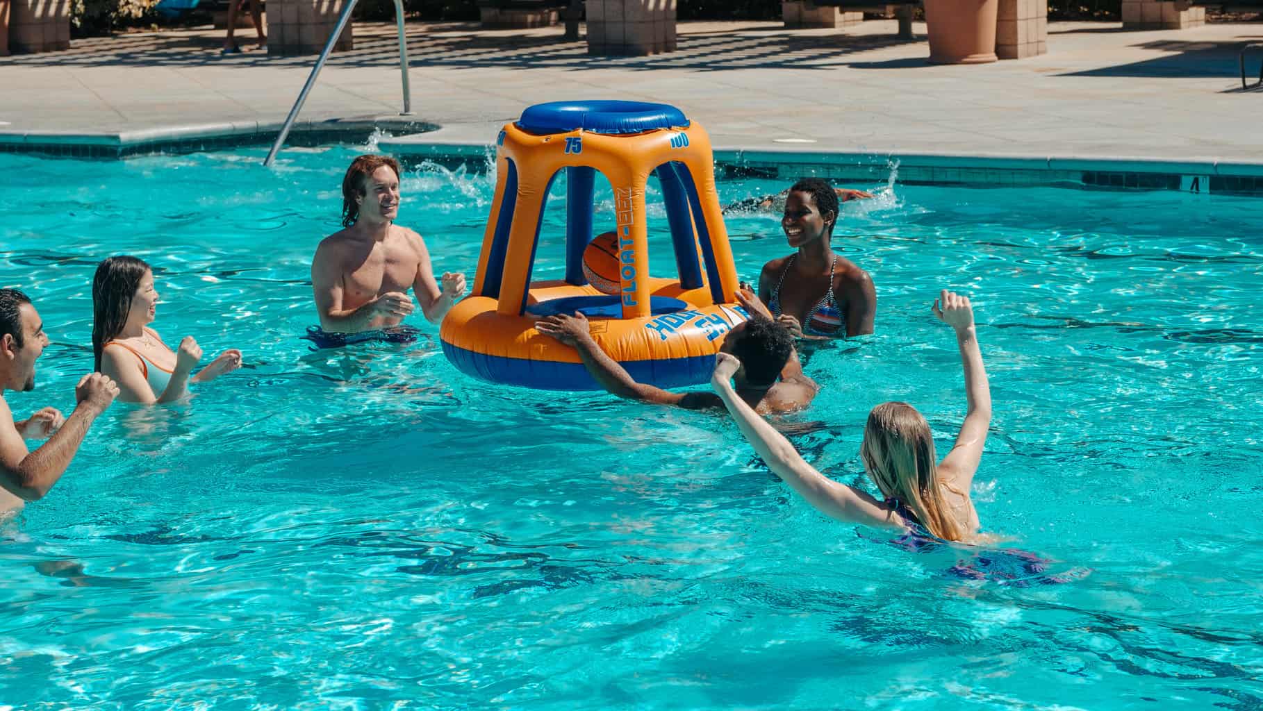 People having fun in the swimming pool